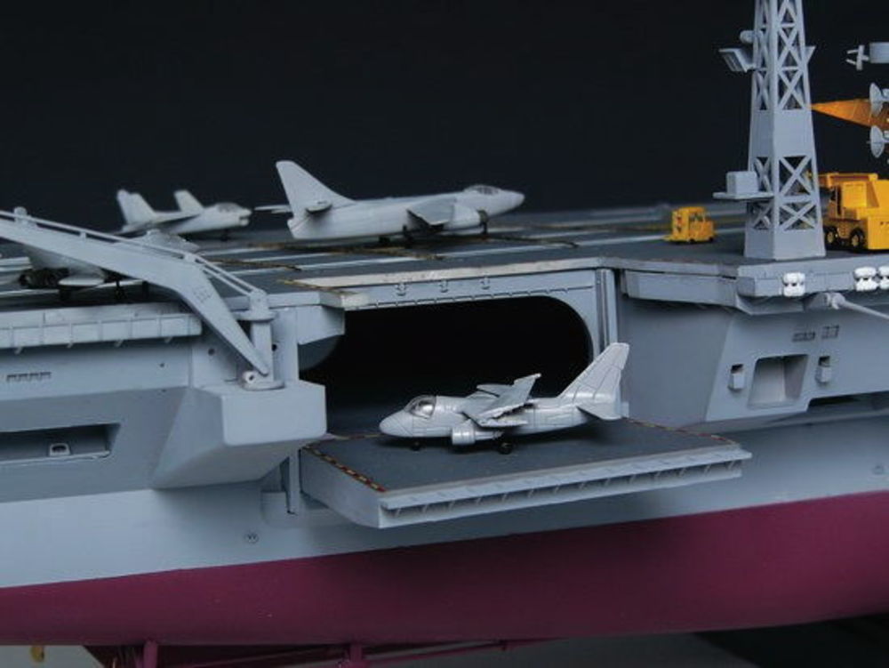 Flugzeugtr��ger USS Nimitz CVN-68 1975