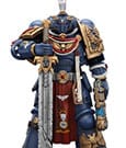 Warhammer 40,000: Space Marine 2 Action Figure Ultramarines Relic Primus Armourwith Plasma Pistol and Combat Blade 13 cm