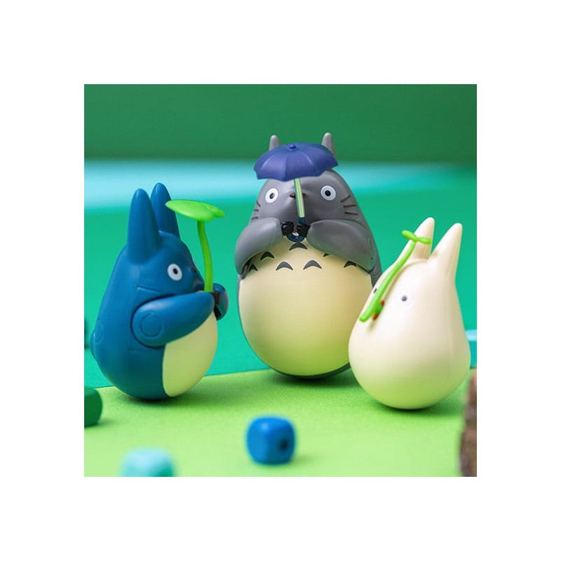 Mein Nachbar Totoro Figur mit rundem Boden, mittlerer Totoro mit Blatt, 6 cm