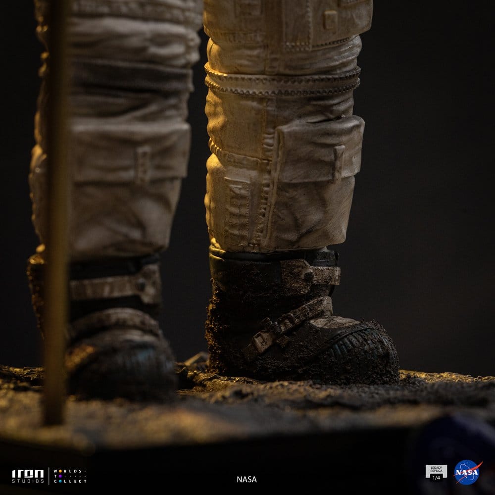NASA Legacy Replica Statue 1/4 Apollo 11 Astronaut 58 cm