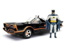 Batman Diecast Model 1/24 1966 Classic TV Series Batmobile mit Figur