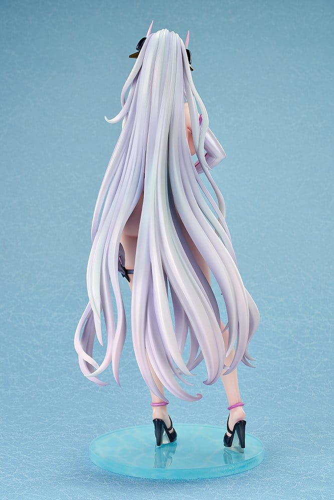 Azur Lane PVC Figure 1/6 Kearsarge Nightpool 28 cm