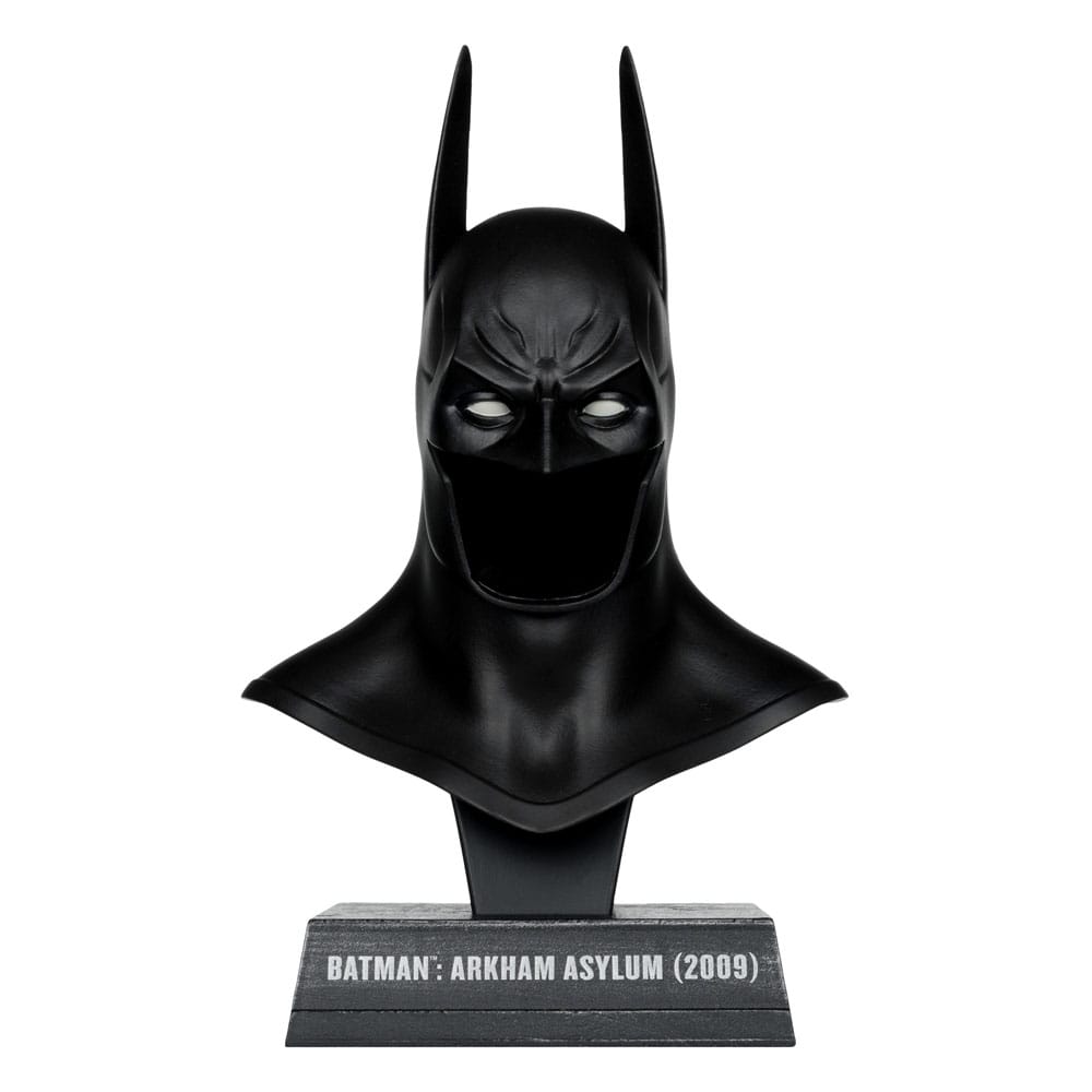 Batman: Arkham Asylum DC Direct Mini Replica 1/3 Batman Cowl 19 cm