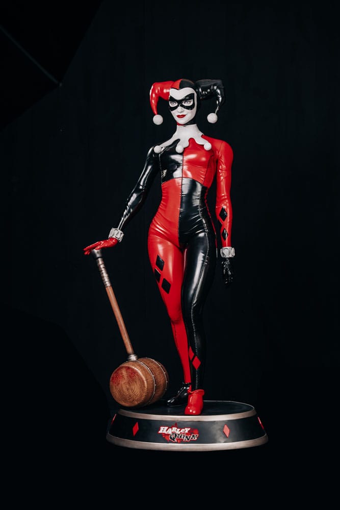 DC Comics Lebensgroße Statue Harley Quinn 196 cm