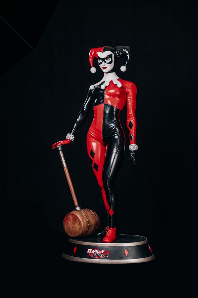 DC Comics Lebensgroße Statue Harley Quinn 196 cm