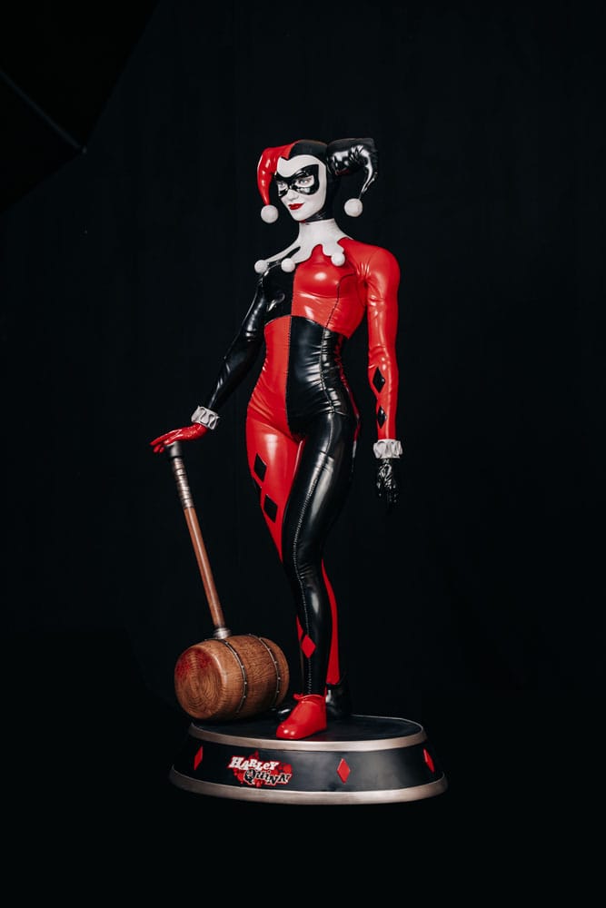DC Comics Lebensgroße Statue Harley Quinn 196 cm