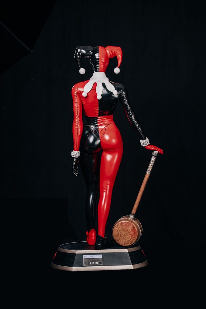 DC Comics Lebensgroße Statue Harley Quinn 196 cm