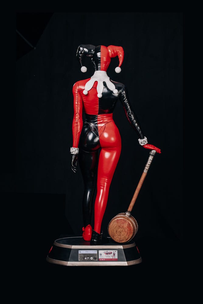 DC Comics Lebensgroße Statue Harley Quinn 196 cm