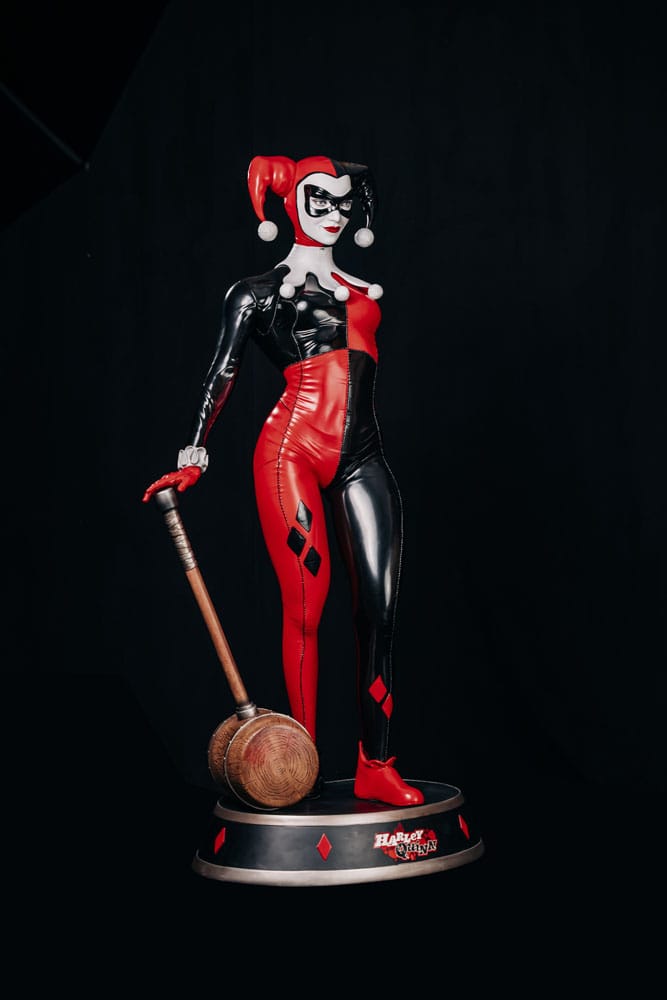 DC Comics Lebensgroße Statue Harley Quinn 196 cm