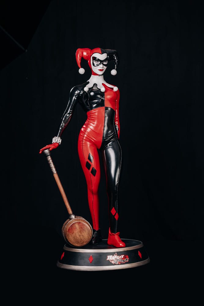 DC Comics Lebensgroße Statue Harley Quinn 196 cm