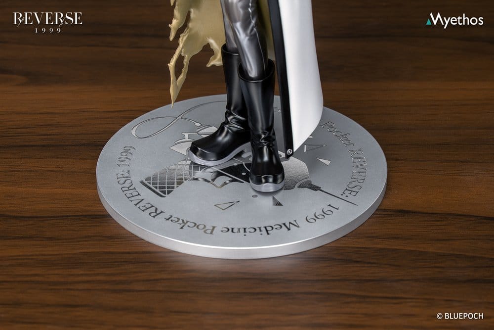 Reverse: 1999 Gift+ PVC Figure Medicine Pocket 23 cm
