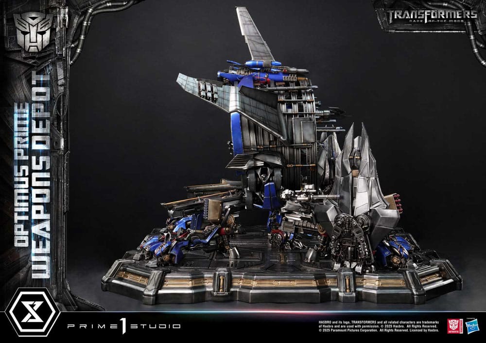 Transformers: Dark of the Moon (Movie) Museum Masterline Statue Optimus Prime Weapons Depot Bonus Version 127 cm