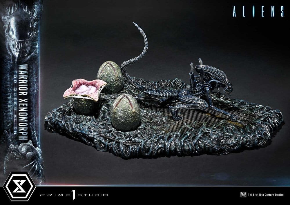Aliens (Film) Ultimate Diorama Masterline Statue Warrior Xenomorph for Queen Alien 23 cm