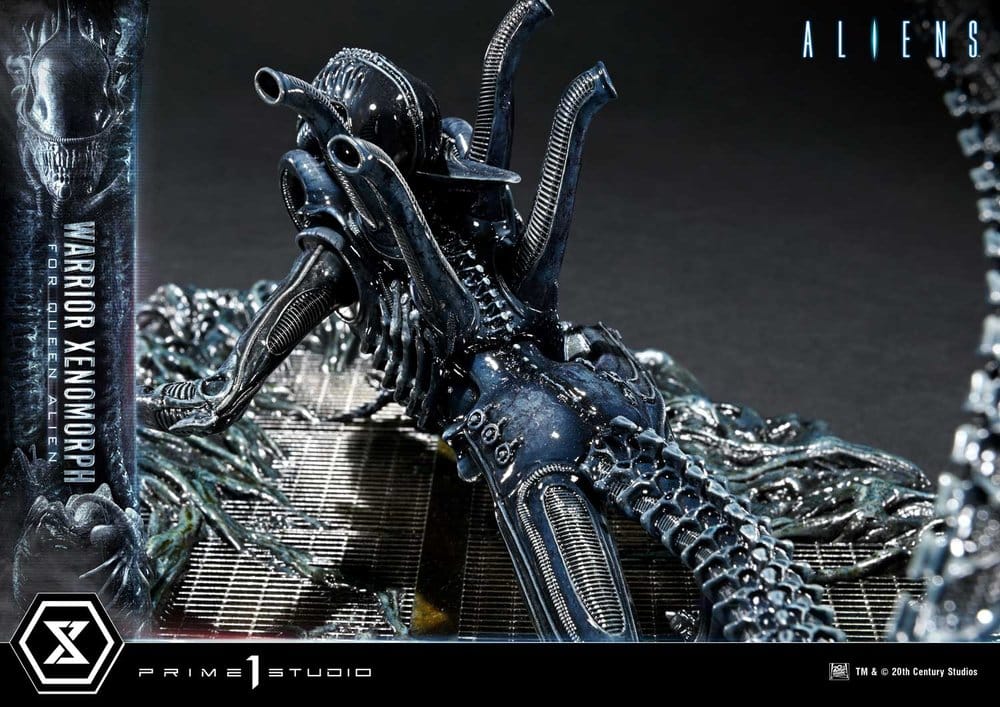 Aliens (Film) Ultimate Diorama Masterline Statue Warrior Xenomorph for Queen Alien 23 cm