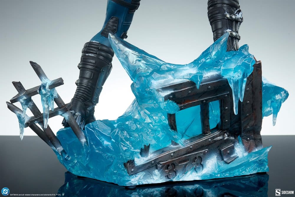 DC Comics Premium Format Figure Mr. Freeze 59 cm