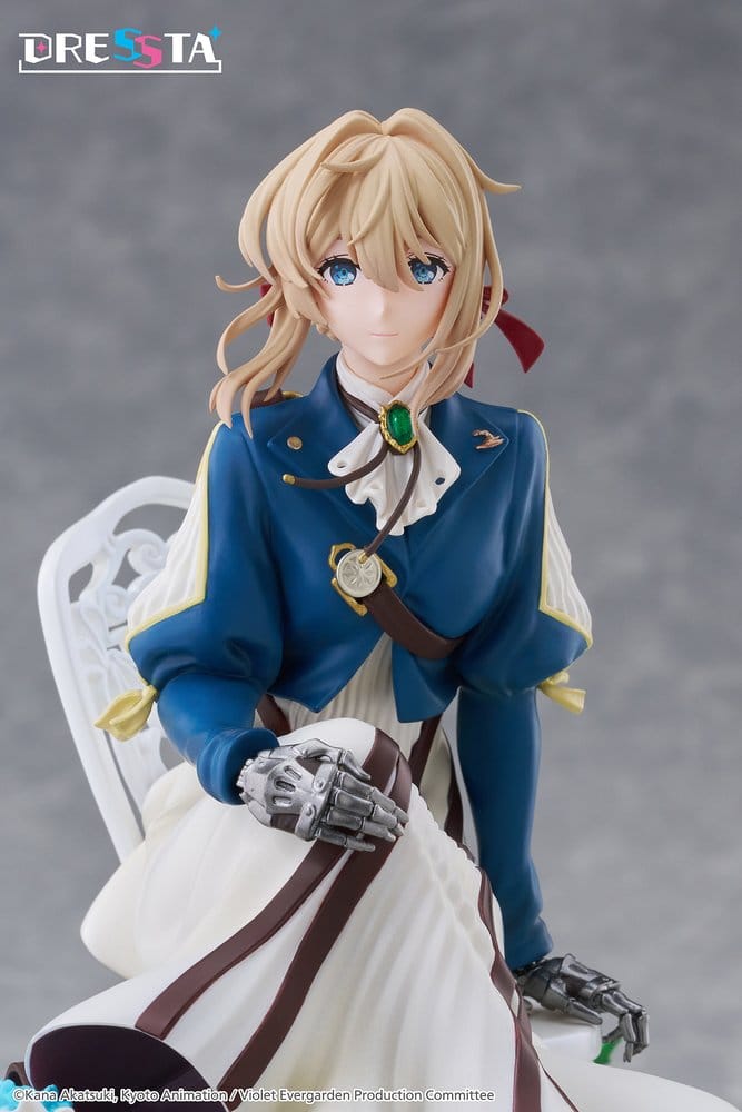 Violet Evergarden Dressta PVC Figure Violet Evergarden 17 cm