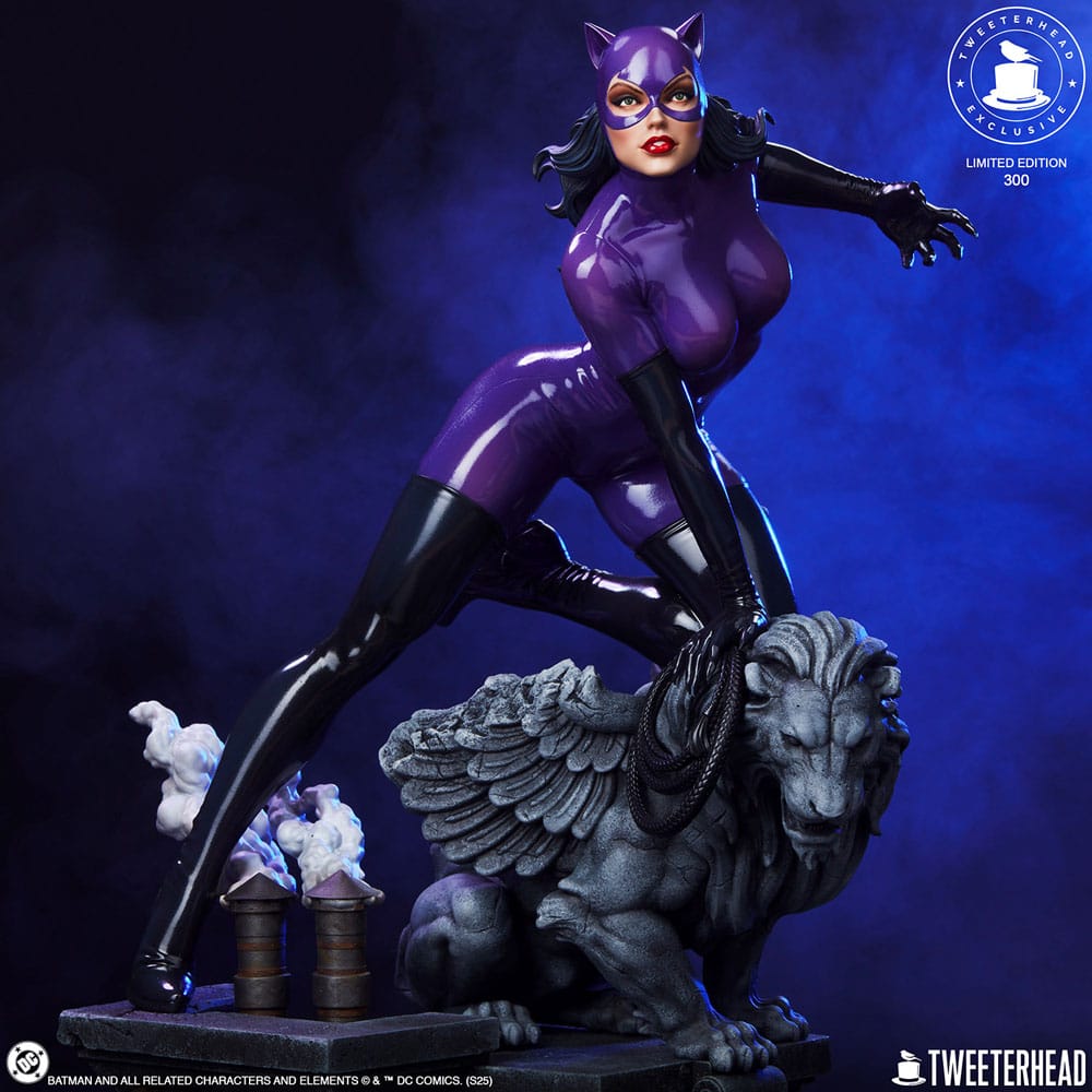 DC Comics Maquette 1/4 Catwoman (Purple Edition) 47 cm