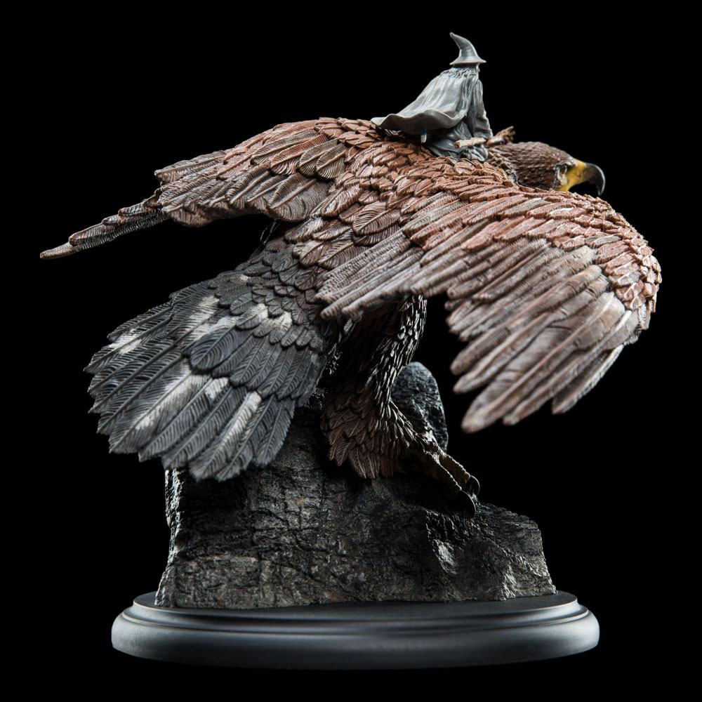 Herr der Ringe Statue Gandalf auf Gwaihir 15 cm