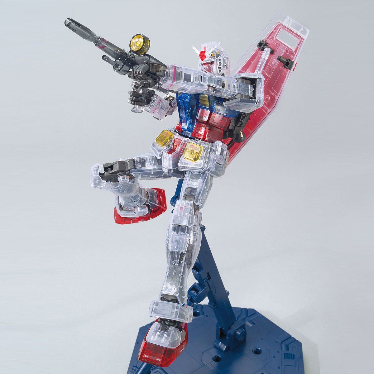 キャラクター MG RX-78-2 GUNDAM Ver.3.0 (CLEAR COLOR) MG 1/100 Gundam Base Limited RX-78-2 Gundam Ver.3.0 [Clear Color]