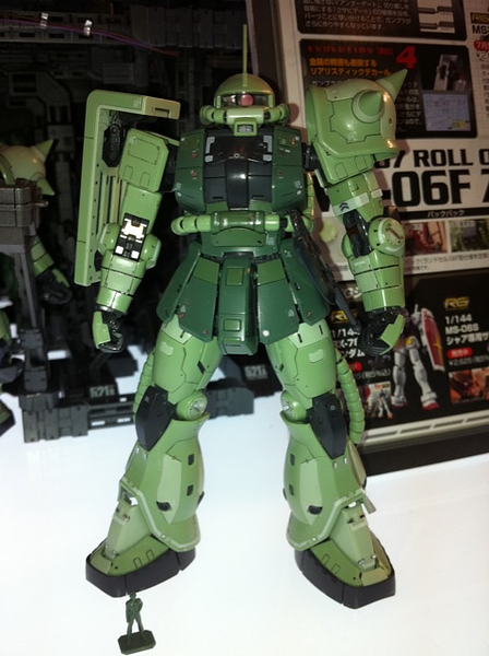 RG Gundam MS-06F Zaku II 1/144 - gundam-store.dk