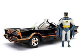 Batman Diecast Model 1/24 1966 Classic TV Series Batmobile with figure